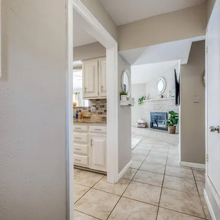 Centrally Located 3Br 2Ba - ! Denton Exterior photo