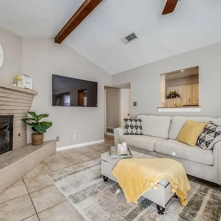 Centrally Located 3Br 2Ba - ! Denton Exterior photo
