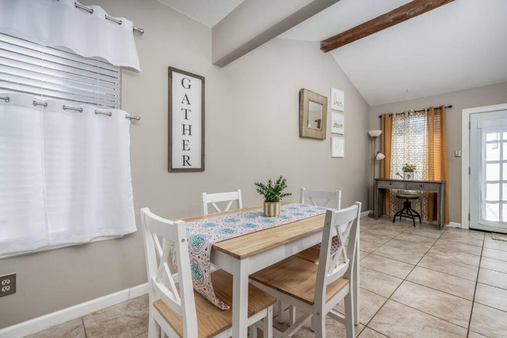Centrally Located 3br 2ba - ! Denton