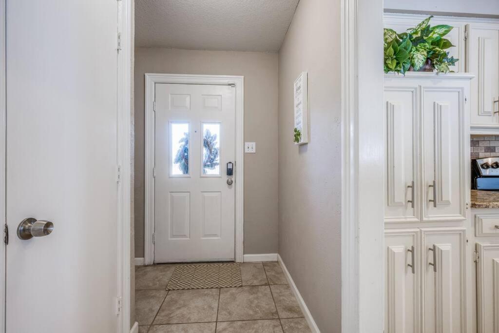Holiday home Centrally Located 3br 2ba - ! *