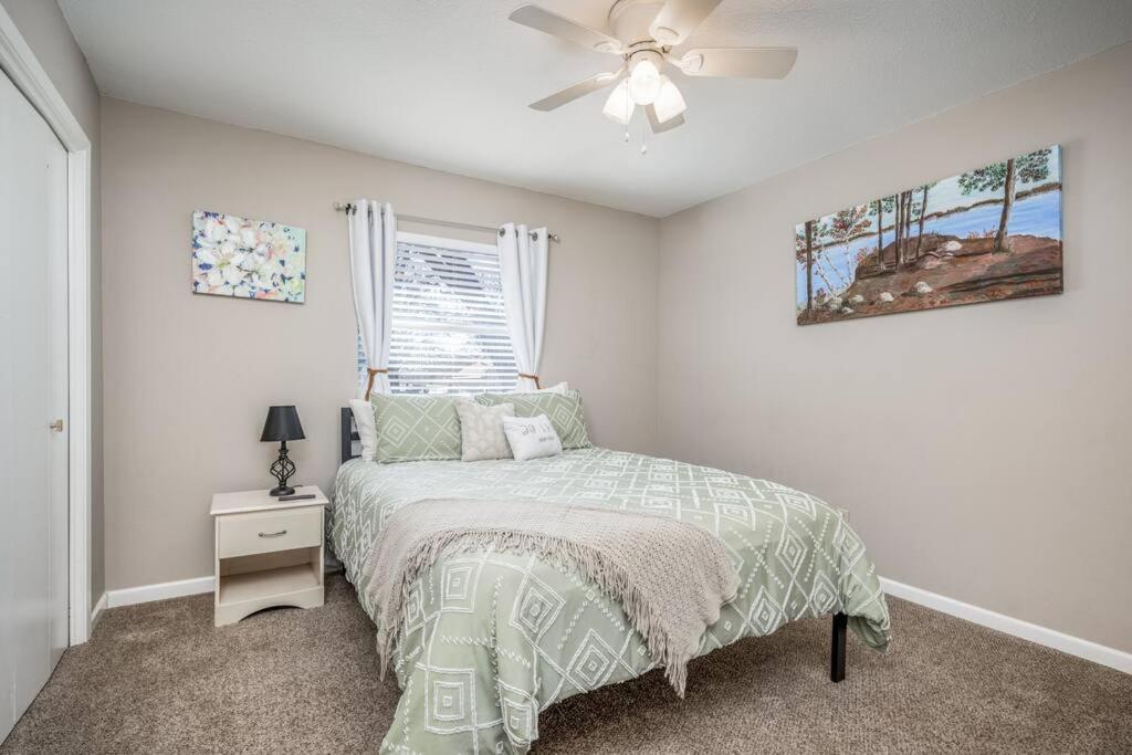 Holiday home Centrally Located 3br 2ba - ! *