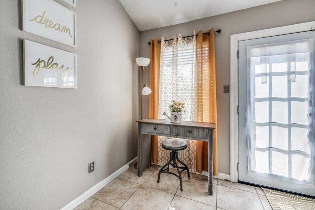 Centrally Located 3br 2ba - !